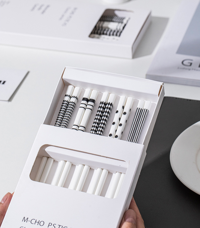 M-CHO Ceramic Chopsticks Set