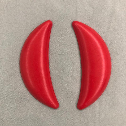 red plastic Jiaobei divination cups showing Shengbei (YES), Yinbei (NO), and Xiaobei (Laughing) results – ideal for beginners and travel