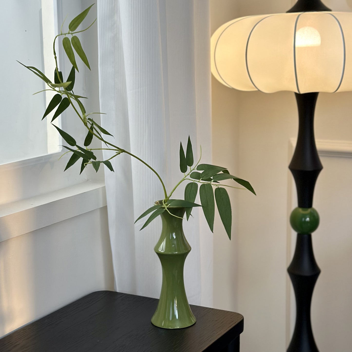 Zen Bamboo Ceramic Vase: A Sculpture of Nature’s Rhythm